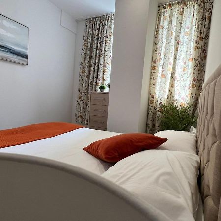 99 Guest House Истборн Екстериор снимка
